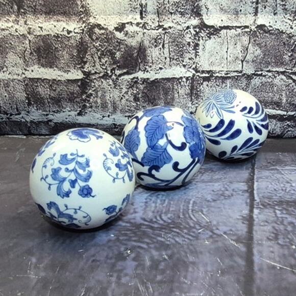 Vintage Set of 3 Decorative Balls White and blue Ceramic Orbs Vase Fillers - Picture 4 of 6
